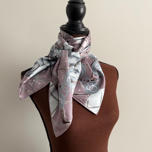 Chanel Scarf - Picture 15 of 16